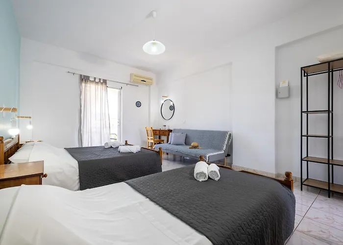 Palm Studios, 350m From Agios Sostis Beach, By Zantewize *