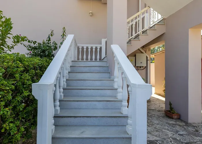 Apartment Palm Studios, 350m From Agios Sostis Beach, By Zantewize *