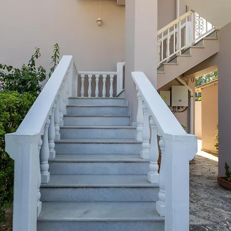 Apartmán Palm Studios, 350m From Agios Sostis Beach, By Zantewize *