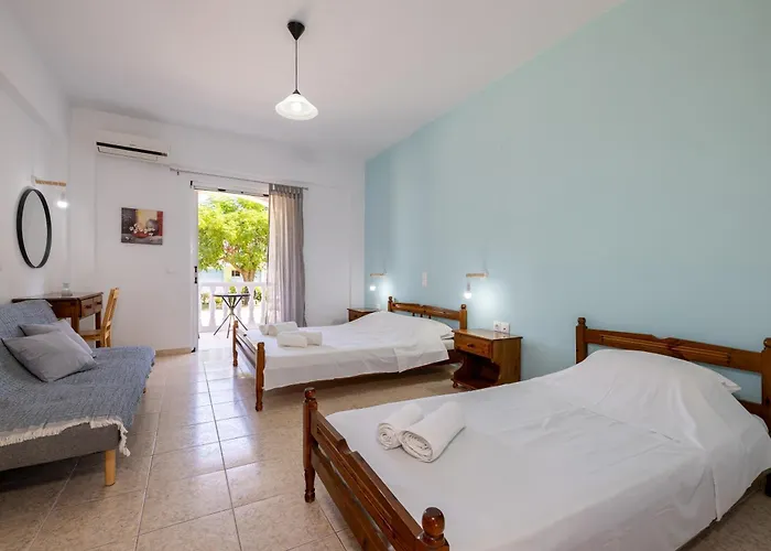 Palm Studios, 350m From Agios Sostis Beach, By Zantewize