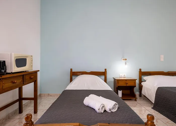 Palm Studios, 350m From Agios Sostis Beach, By Zantewize